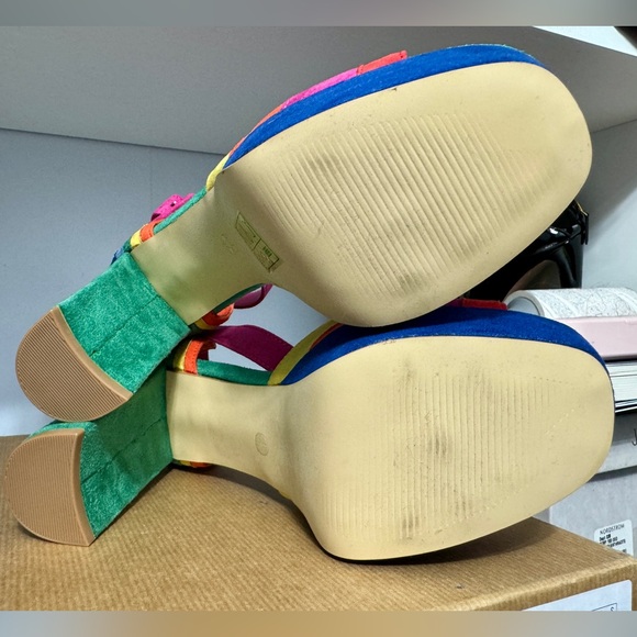 🌈 Rainbow Platform Heels - Picture 9 of 10